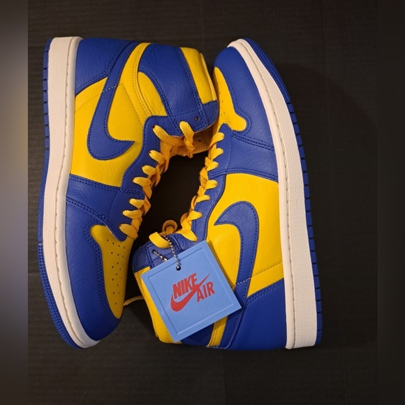 Nike WMNS AirJordan 1 High OG Game Royal and Varsity Maize New Size 9.5 - Picture 11 of 14